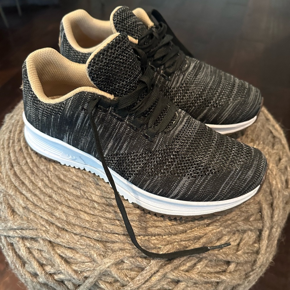Free waters sneakers